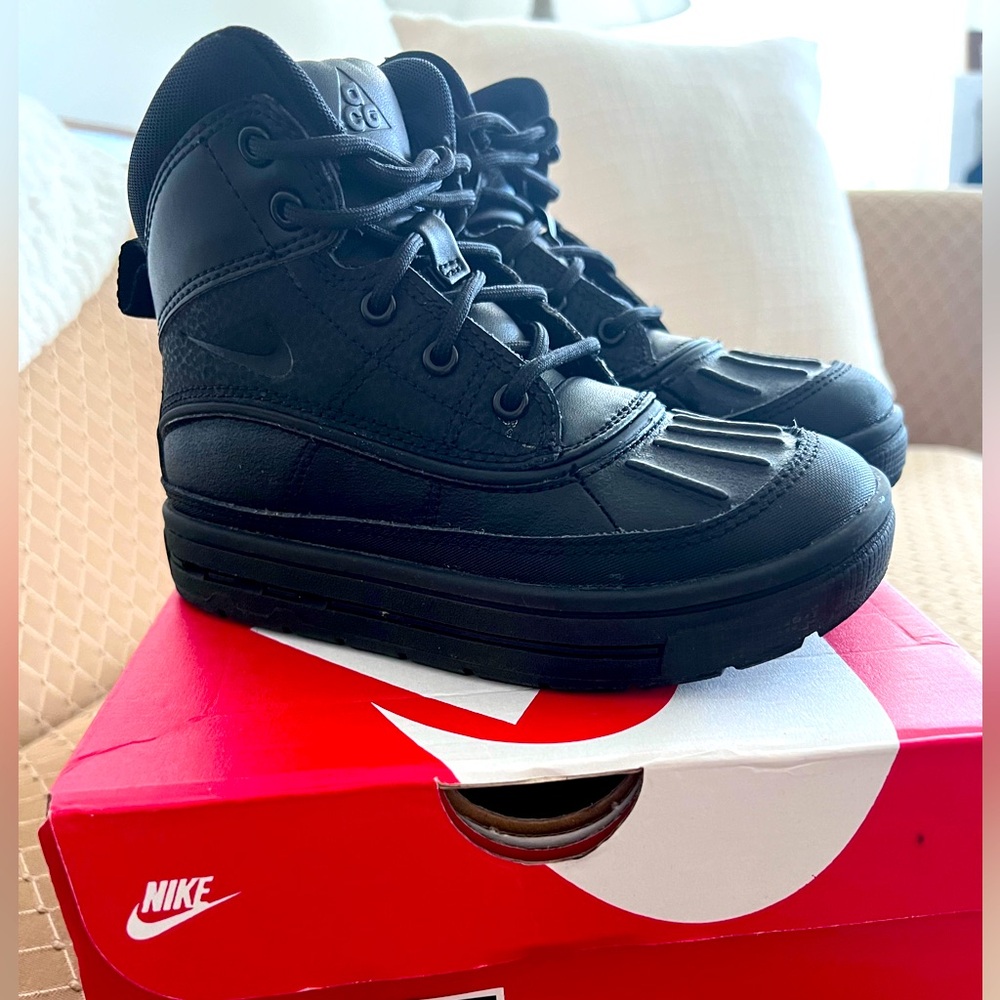 Nike Woodside 2 High ACG in Excellent Condition!!